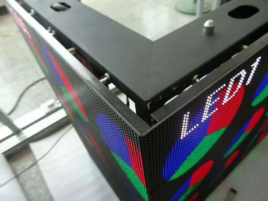 El tipo cuadrado LED del pilar iluminó la pequeña fábrica diagonal video de Shenzhen de la costura de las paredes 1.6m m